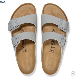NWT Birkenstock Arizona Rivet Logo in Stone Coin